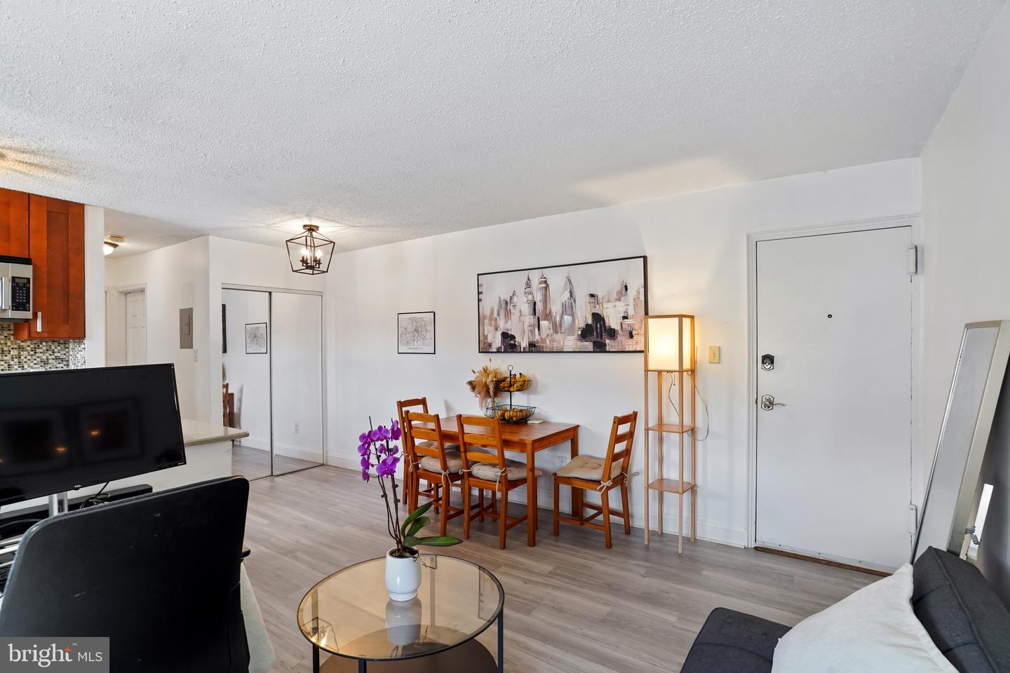 2303 FARRINGTON AVE #02-303, ALEXANDRIA, Virginia 22303, 2 Bedrooms Bedrooms, ,1 BathroomBathrooms,Residential,For sale,2303 FARRINGTON AVE #02-303,VAFX2261250 MLS # VAFX2261250
