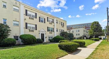2303 FARRINGTON AVE #02-303, ALEXANDRIA, Virginia 22303, 2 Bedrooms Bedrooms, ,1 BathroomBathrooms,Residential,For sale,2303 FARRINGTON AVE #02-303,VAFX2261250 MLS # VAFX2261250