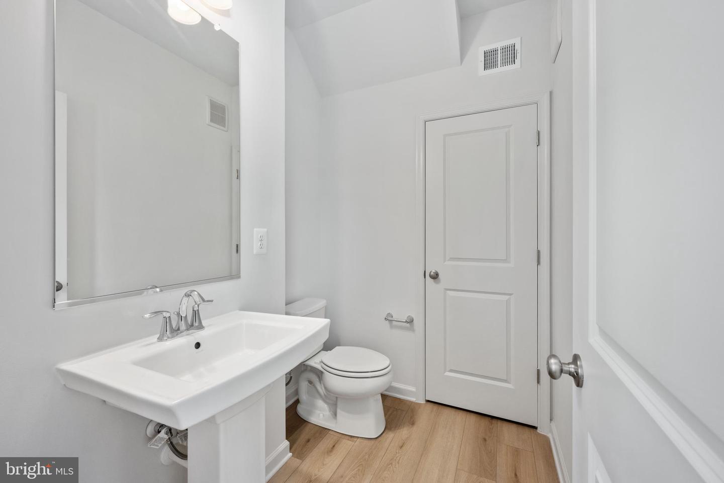2642 NEABSCO COMMON PL, WOODBRIDGE, Virginia 22191, 2 Bedrooms Bedrooms, ,2 BathroomsBathrooms,Residential,For sale,2642 NEABSCO COMMON PL,VAPW2101466 MLS # VAPW2101466
