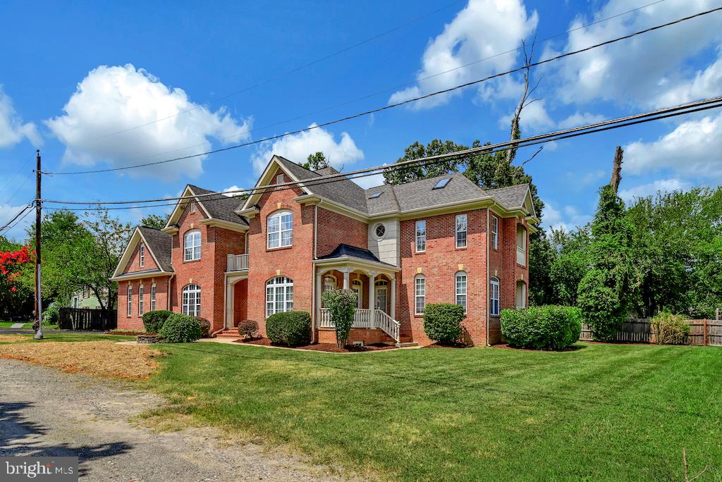 6614 QUANDER RD, ALEXANDRIA, Virginia 22307, 6 Bedrooms Bedrooms, ,5 BathroomsBathrooms,Residential,For sale,6614 QUANDER RD,VAFX2261296 MLS # VAFX2261296
