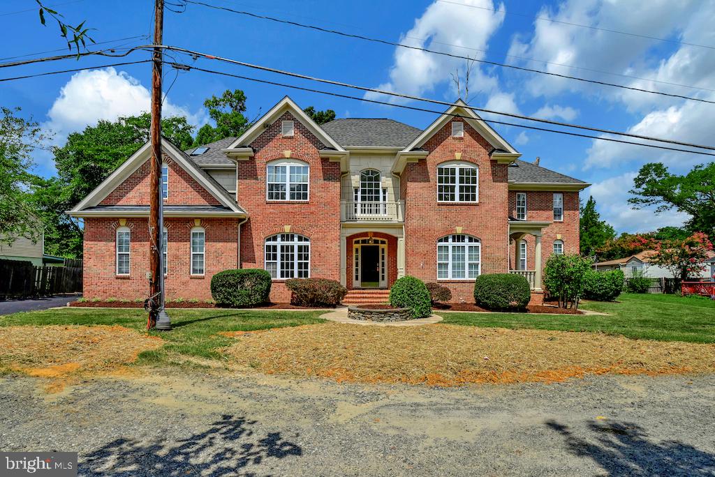 6614 QUANDER RD, ALEXANDRIA, Virginia 22307, 6 Bedrooms Bedrooms, ,5 BathroomsBathrooms,Residential,For sale,6614 QUANDER RD,VAFX2261296 MLS # VAFX2261296