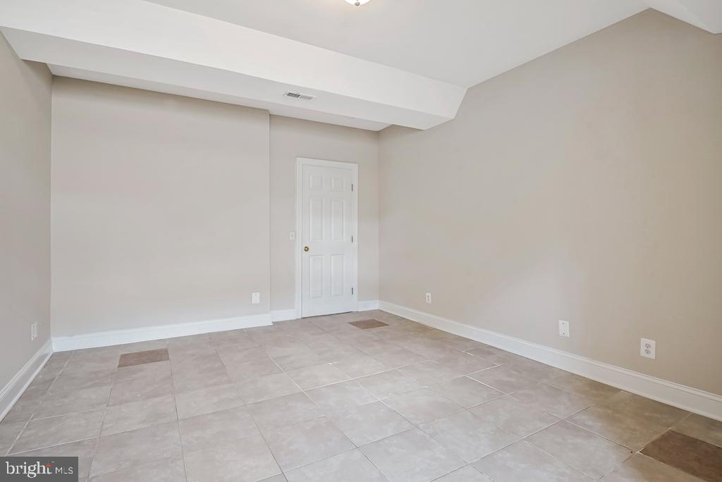 6614 QUANDER RD, ALEXANDRIA, Virginia 22307, 6 Bedrooms Bedrooms, ,5 BathroomsBathrooms,Residential,For sale,6614 QUANDER RD,VAFX2261296 MLS # VAFX2261296