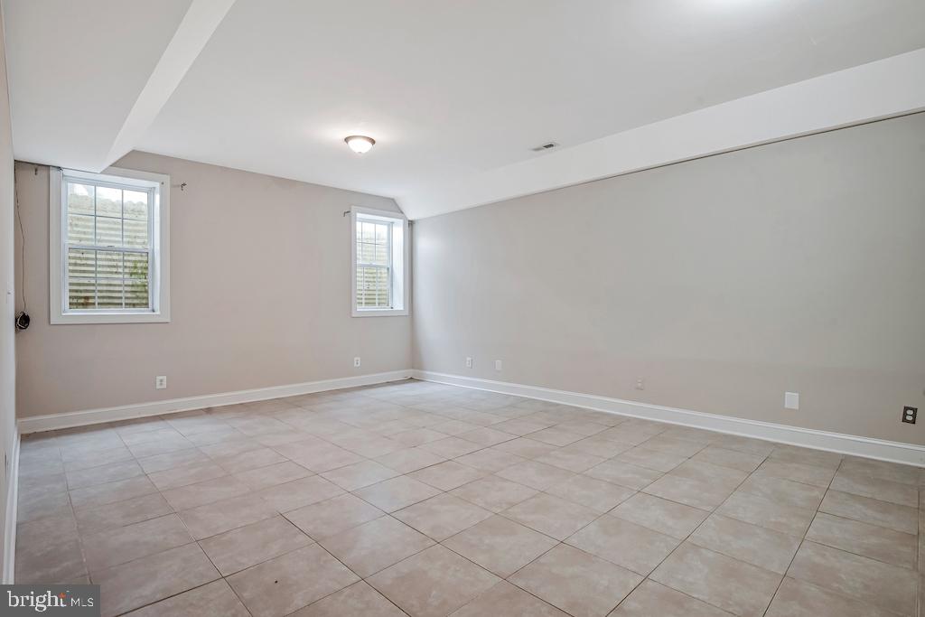 6614 QUANDER RD, ALEXANDRIA, Virginia 22307, 6 Bedrooms Bedrooms, ,5 BathroomsBathrooms,Residential,For sale,6614 QUANDER RD,VAFX2261296 MLS # VAFX2261296