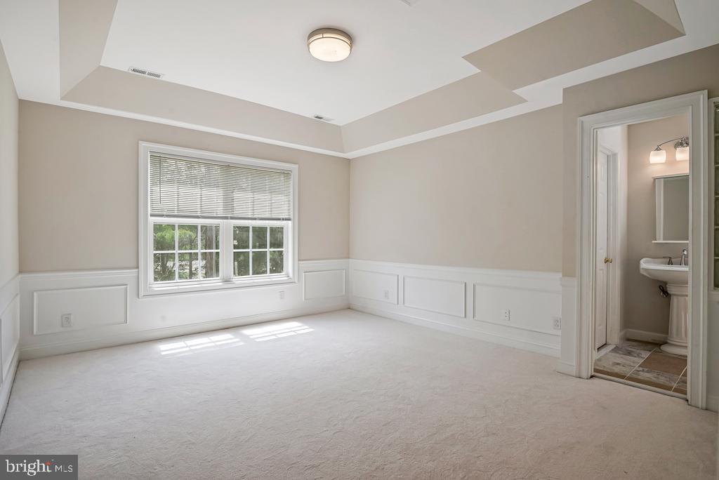 6614 QUANDER RD, ALEXANDRIA, Virginia 22307, 6 Bedrooms Bedrooms, ,5 BathroomsBathrooms,Residential,For sale,6614 QUANDER RD,VAFX2261296 MLS # VAFX2261296