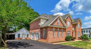 6614 QUANDER RD, ALEXANDRIA, Virginia 22307, 6 Bedrooms Bedrooms, ,5 BathroomsBathrooms,Residential,For sale,6614 QUANDER RD,VAFX2261296 MLS # VAFX2261296