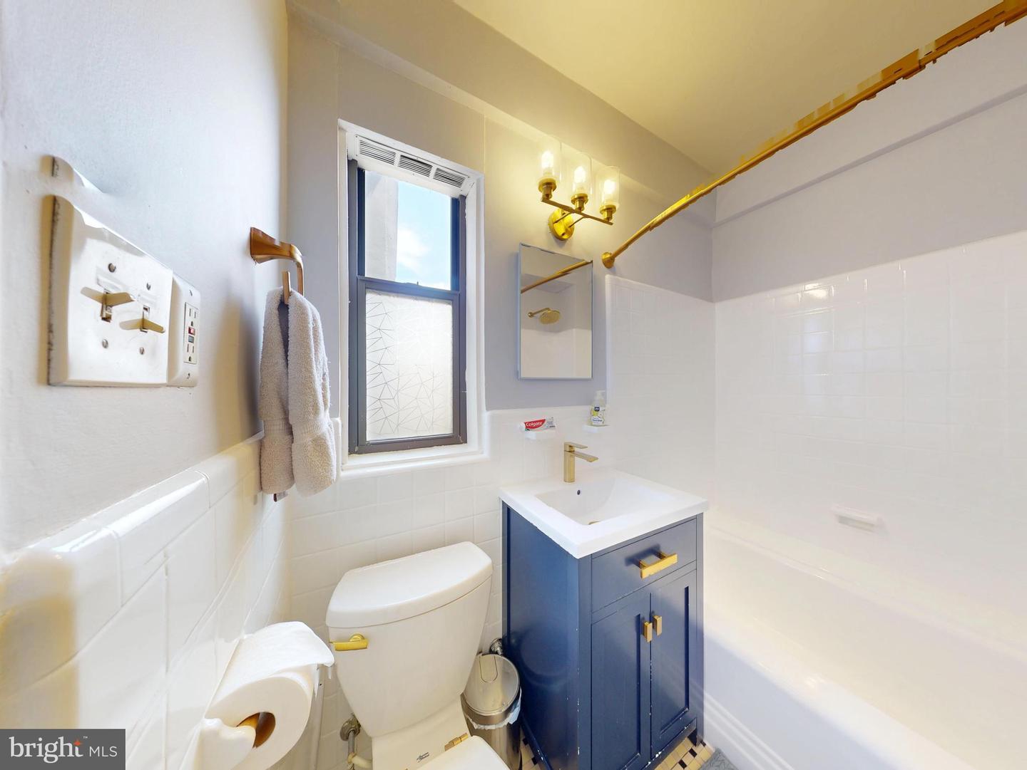 1 SCOTT CIR NW #713, WASHINGTON, District Of Columbia 20036, 1 Bedroom Bedrooms, ,1 BathroomBathrooms,Residential,For sale,1 SCOTT CIR NW #713,DCDC2215138 MLS # DCDC2215138