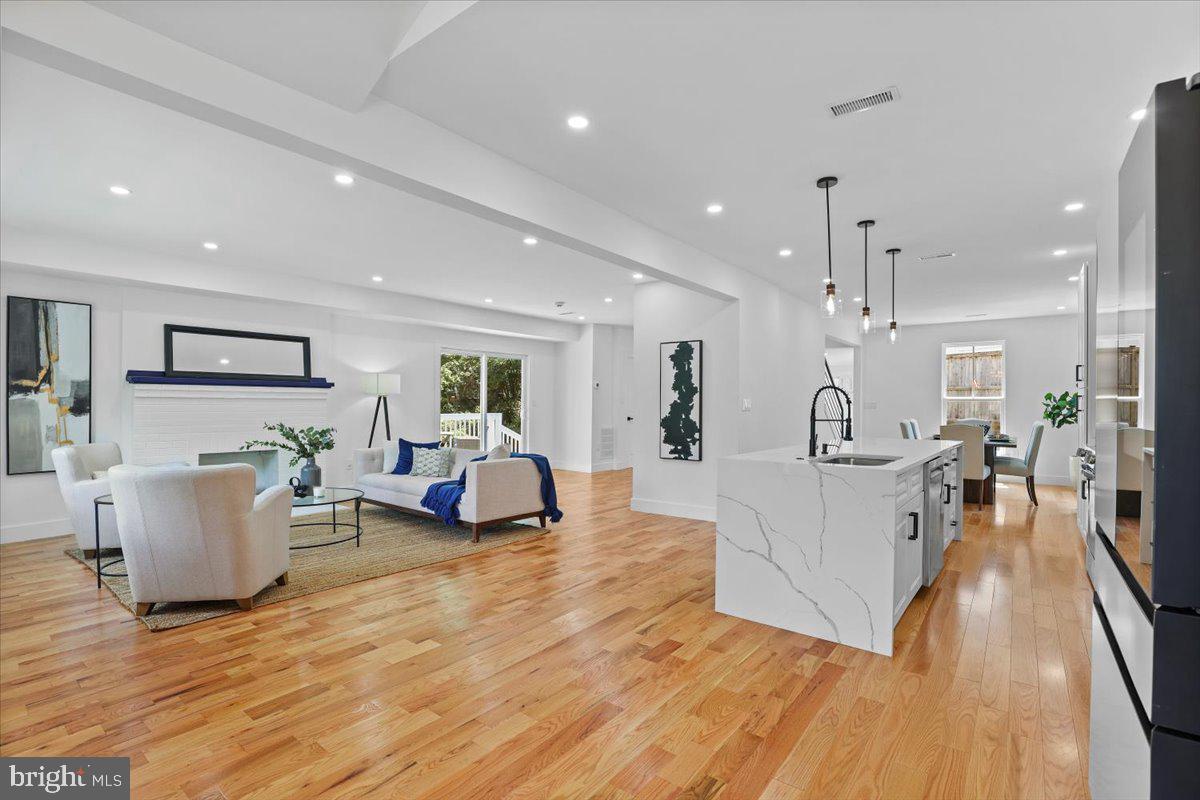 6219 WESTERN AVE NW, WASHINGTON, District Of Columbia 20015, 5 Bedrooms Bedrooms, ,3 BathroomsBathrooms,Residential,For sale,6219 WESTERN AVE NW,DCDC2215164 MLS # DCDC2215164