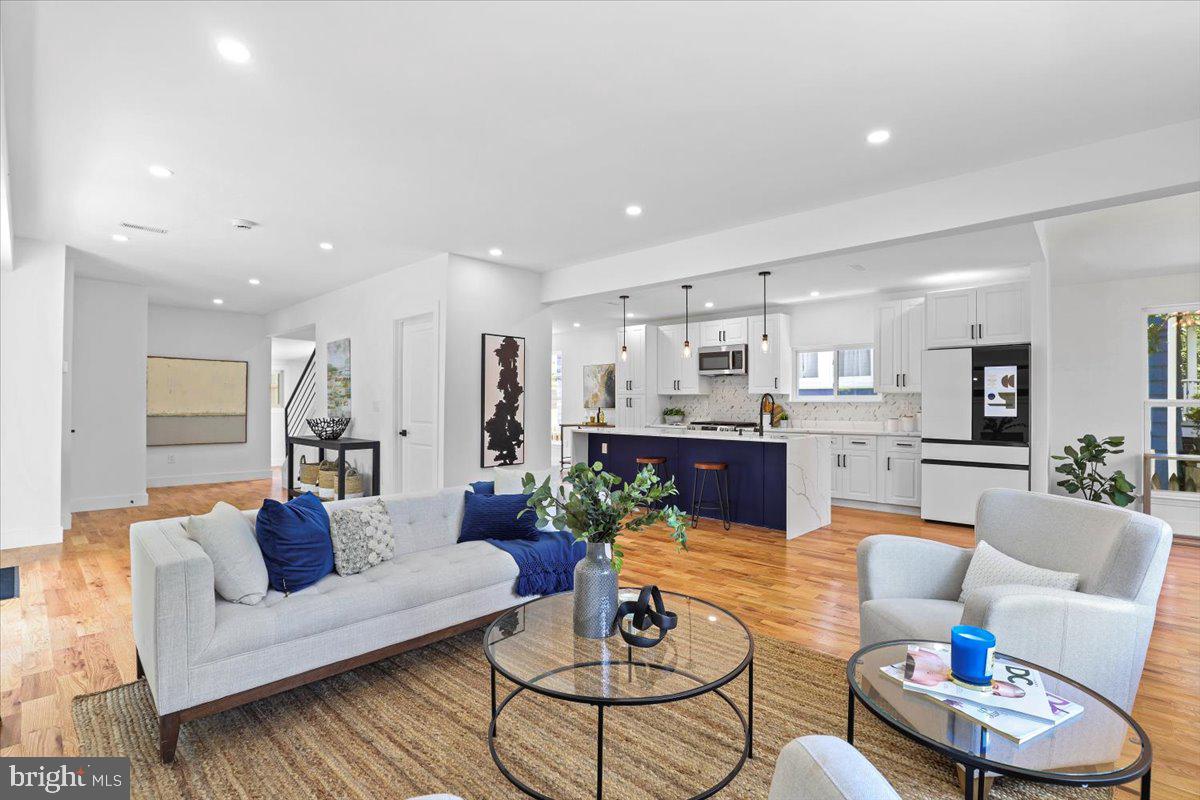 6219 WESTERN AVE NW, WASHINGTON, District Of Columbia 20015, 5 Bedrooms Bedrooms, ,3 BathroomsBathrooms,Residential,For sale,6219 WESTERN AVE NW,DCDC2215164 MLS # DCDC2215164