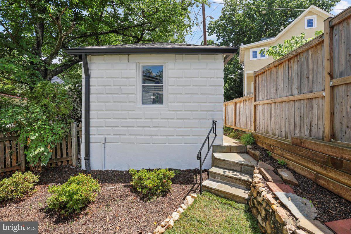 6219 WESTERN AVE NW, WASHINGTON, District Of Columbia 20015, 5 Bedrooms Bedrooms, ,3 BathroomsBathrooms,Residential,For sale,6219 WESTERN AVE NW,DCDC2215164 MLS # DCDC2215164