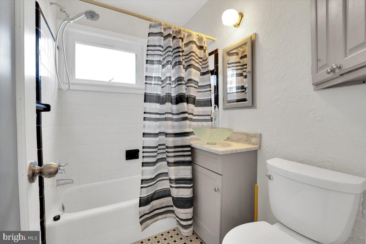 6414 VIRGINIA HILLS AVE, ALEXANDRIA, Virginia 22310, 5 Bedrooms Bedrooms, ,2 BathroomsBathrooms,Residential,For sale,6414 VIRGINIA HILLS AVE,VAFX2261334 MLS # VAFX2261334