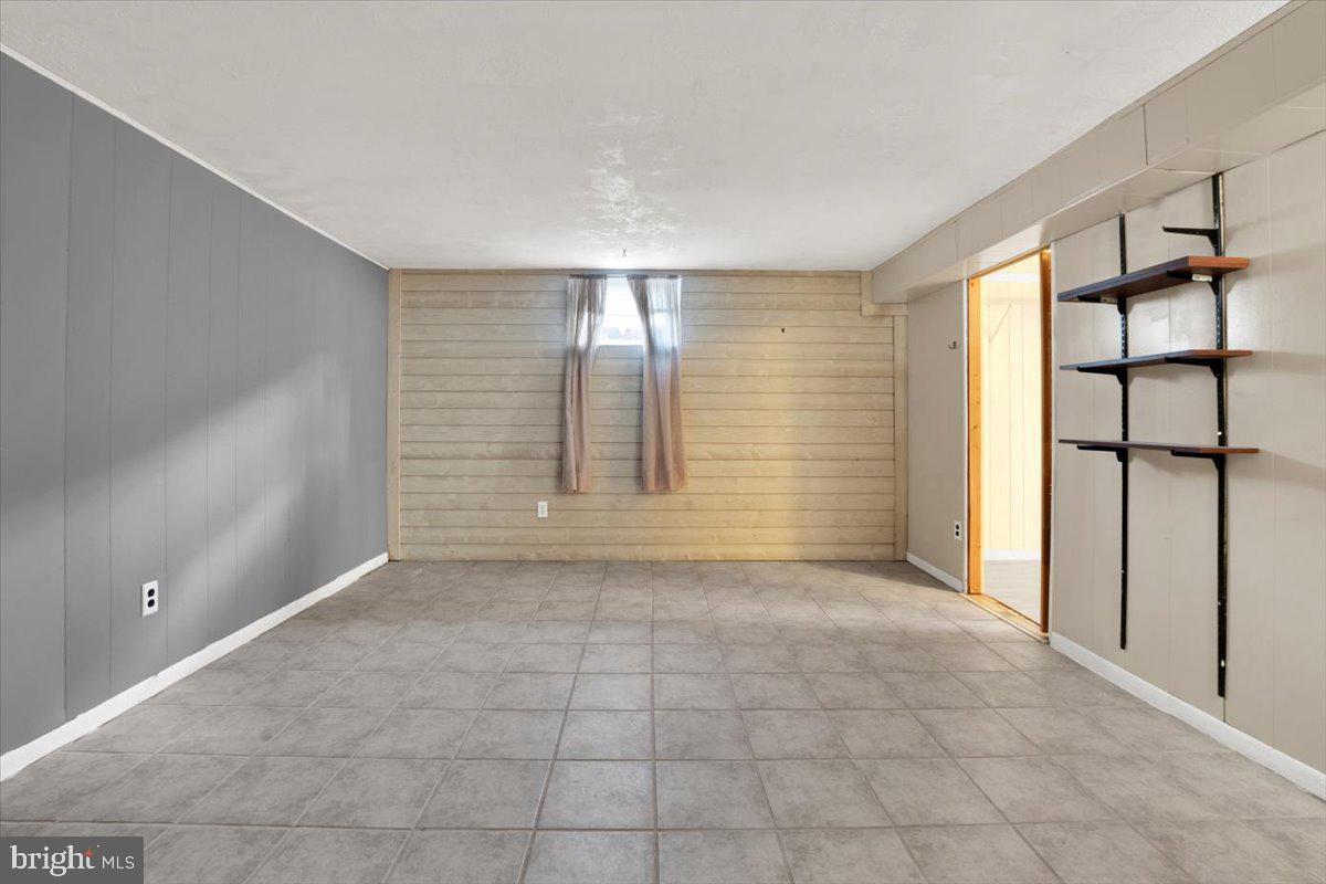 6414 VIRGINIA HILLS AVE, ALEXANDRIA, Virginia 22310, 5 Bedrooms Bedrooms, ,2 BathroomsBathrooms,Residential,For sale,6414 VIRGINIA HILLS AVE,VAFX2261334 MLS # VAFX2261334