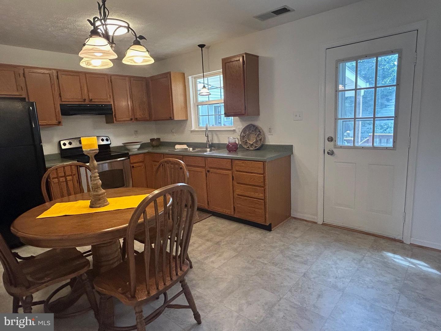 1005 LOCUST ST, STEPHENS CITY, Virginia 22655, 2 Bedrooms Bedrooms, ,1 BathroomBathrooms,Residential,For sale,1005 LOCUST ST,VAFV2036100 MLS # VAFV2036100