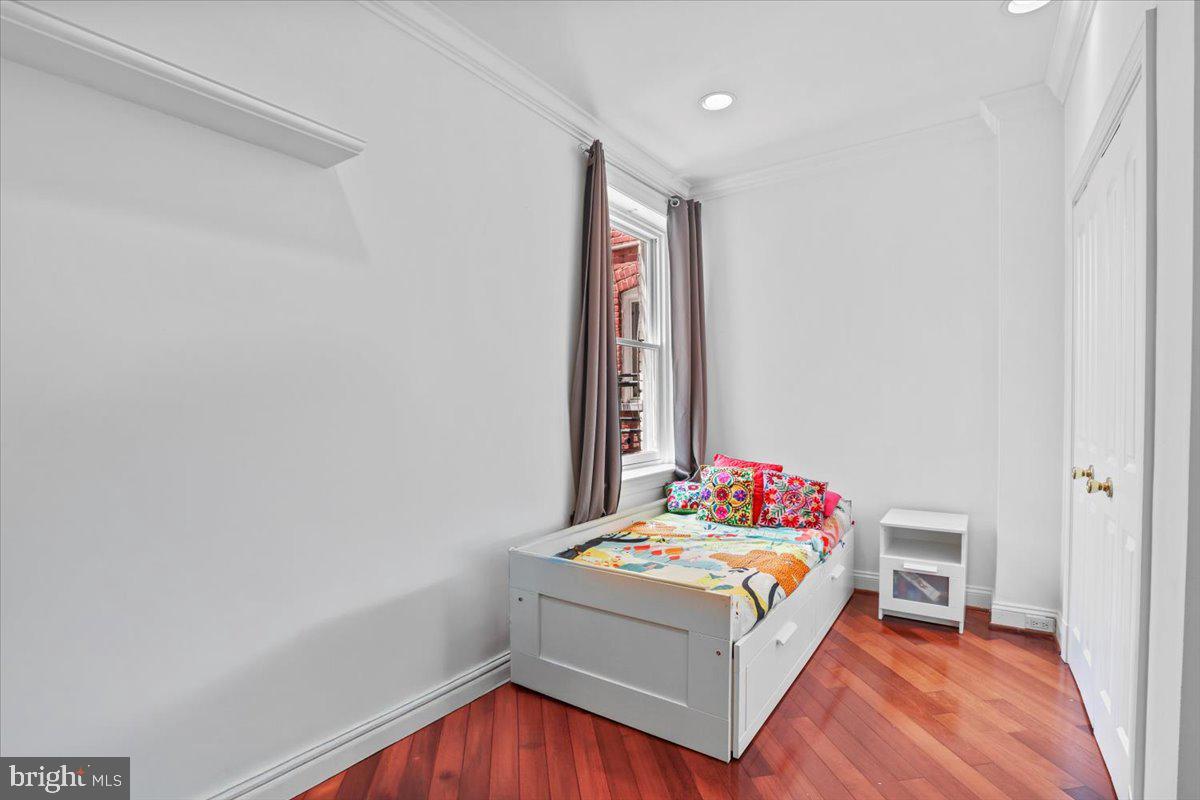 1832 CALVERT ST NW #3, WASHINGTON, District Of Columbia 20009, 2 Bedrooms Bedrooms, ,2 BathroomsBathrooms,Residential,For sale,1832 CALVERT ST NW #3,DCDC2215182 MLS # DCDC2215182