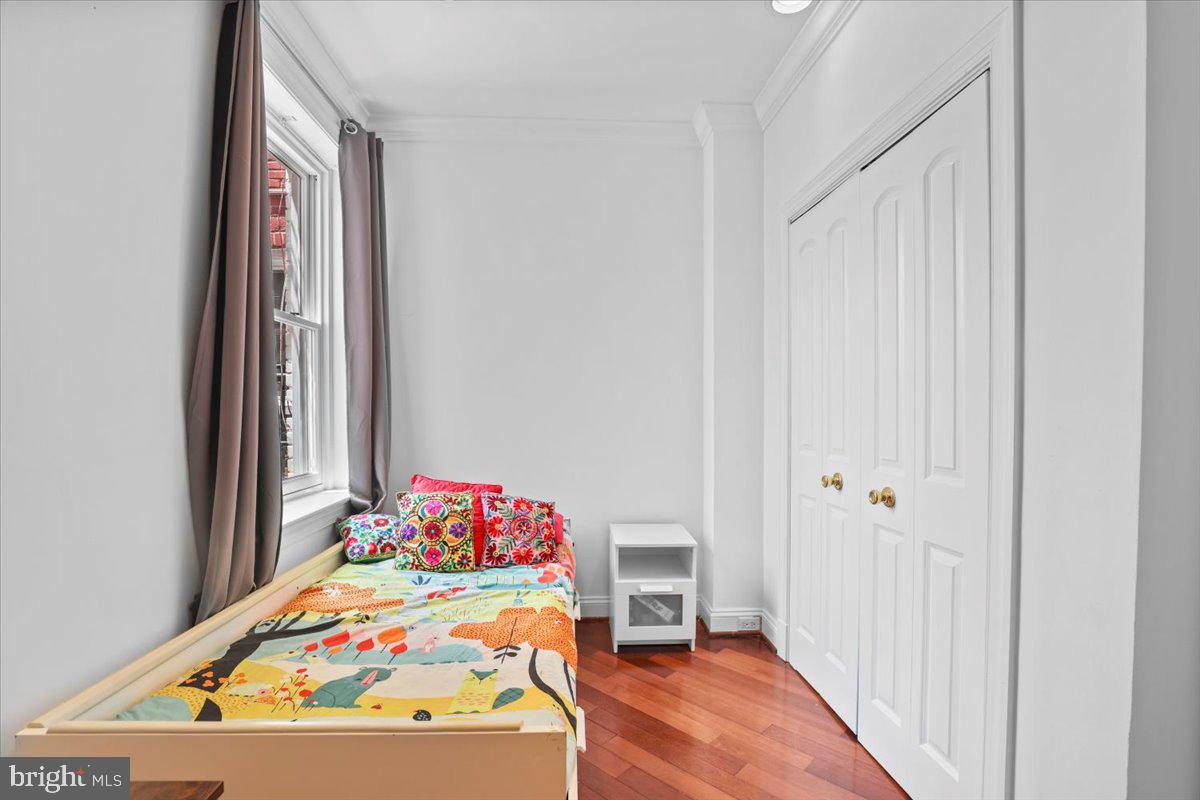1832 CALVERT ST NW #3, WASHINGTON, District Of Columbia 20009, 2 Bedrooms Bedrooms, ,2 BathroomsBathrooms,Residential,For sale,1832 CALVERT ST NW #3,DCDC2215182 MLS # DCDC2215182