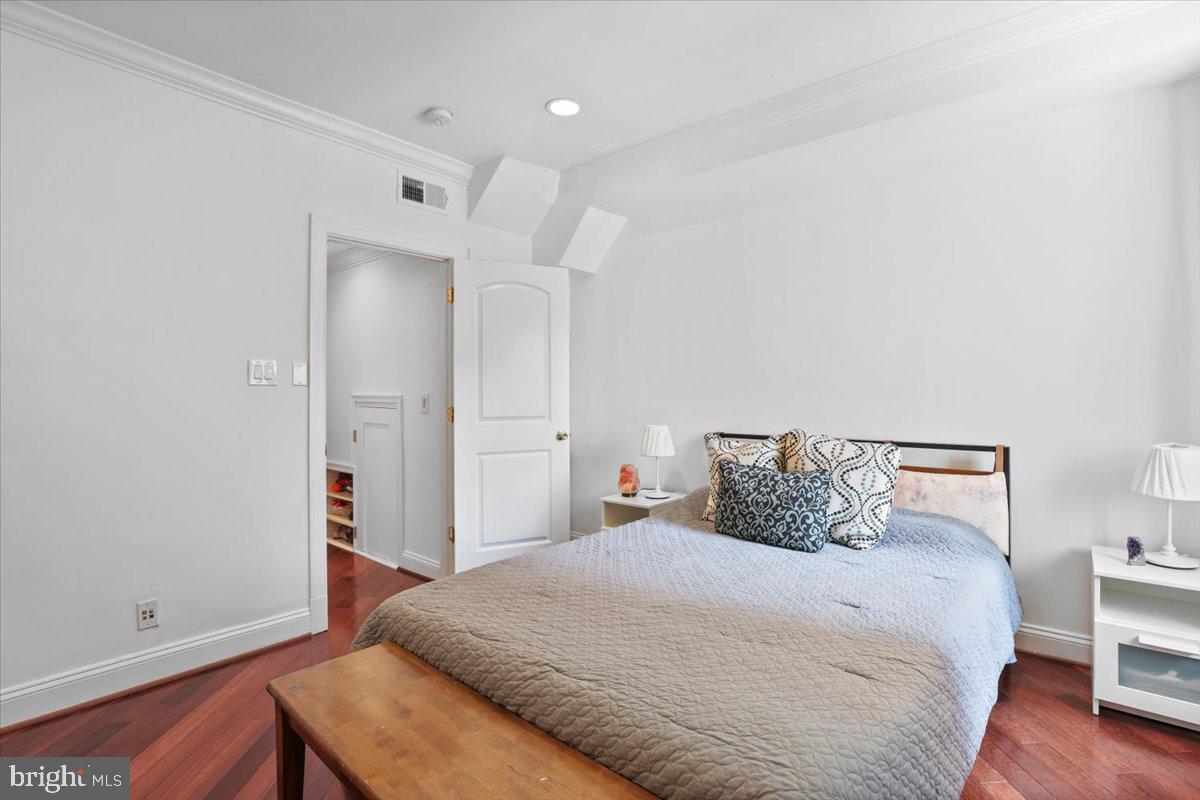 1832 CALVERT ST NW #3, WASHINGTON, District Of Columbia 20009, 2 Bedrooms Bedrooms, ,2 BathroomsBathrooms,Residential,For sale,1832 CALVERT ST NW #3,DCDC2215182 MLS # DCDC2215182