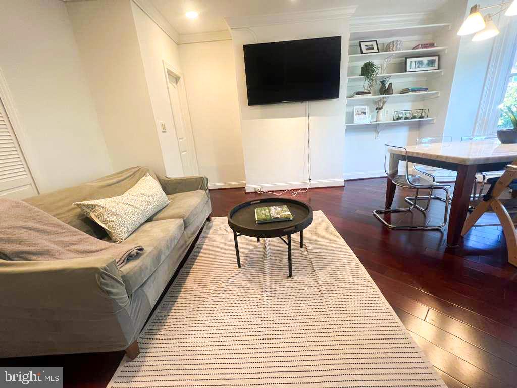 1832 CALVERT ST NW #3, WASHINGTON, District Of Columbia 20009, 2 Bedrooms Bedrooms, ,2 BathroomsBathrooms,Residential,For sale,1832 CALVERT ST NW #3,DCDC2215182 MLS # DCDC2215182