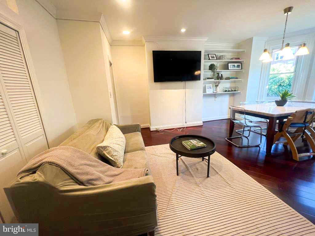 1832 CALVERT ST NW #3, WASHINGTON, District Of Columbia 20009, 2 Bedrooms Bedrooms, ,2 BathroomsBathrooms,Residential,For sale,1832 CALVERT ST NW #3,DCDC2215182 MLS # DCDC2215182