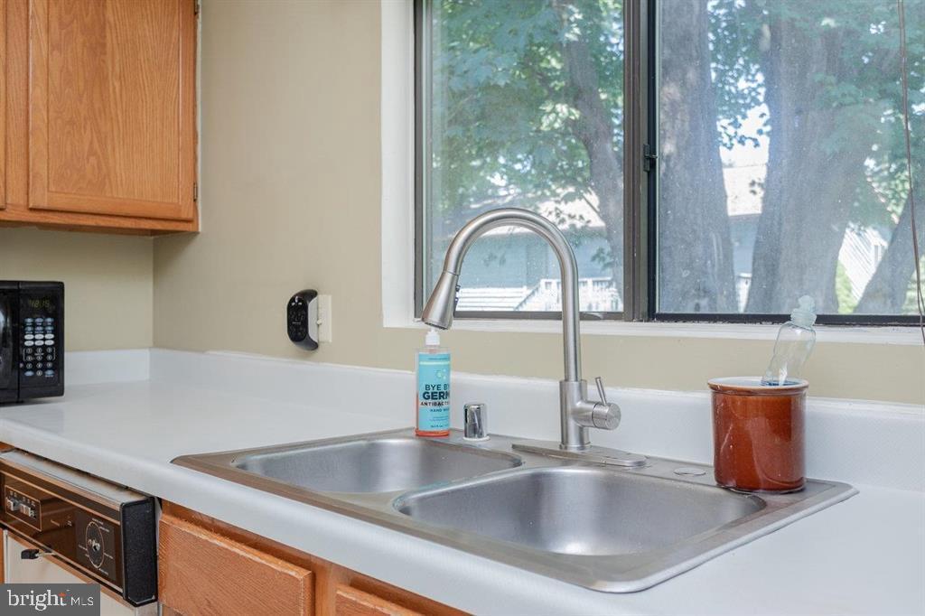 510 STONEFIELD CT, HARRISONBURG, Virginia 22802, 3 Bedrooms Bedrooms, ,2 BathroomsBathrooms,Residential,For sale,510 STONEFIELD CT,VAHC2000464 MLS # VAHC2000464