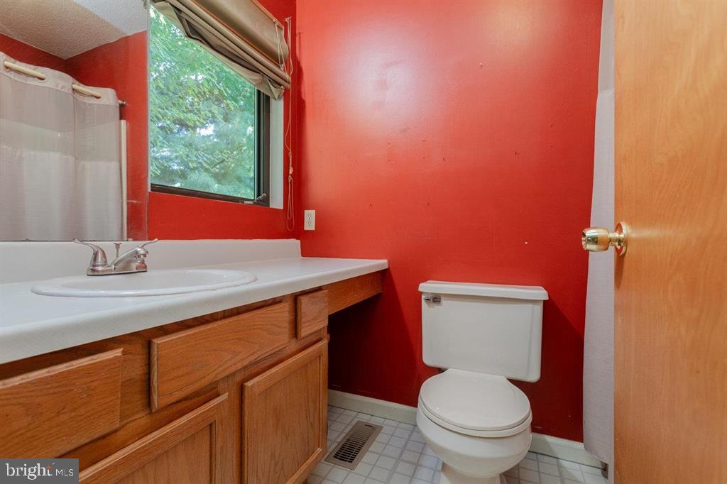 510 STONEFIELD CT, HARRISONBURG, Virginia 22802, 3 Bedrooms Bedrooms, ,2 BathroomsBathrooms,Residential,For sale,510 STONEFIELD CT,VAHC2000464 MLS # VAHC2000464