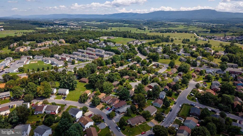 510 STONEFIELD CT, HARRISONBURG, Virginia 22802, 3 Bedrooms Bedrooms, ,2 BathroomsBathrooms,Residential,For sale,510 STONEFIELD CT,VAHC2000464 MLS # VAHC2000464