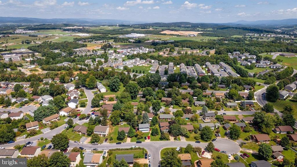 510 STONEFIELD CT, HARRISONBURG, Virginia 22802, 3 Bedrooms Bedrooms, ,2 BathroomsBathrooms,Residential,For sale,510 STONEFIELD CT,VAHC2000464 MLS # VAHC2000464