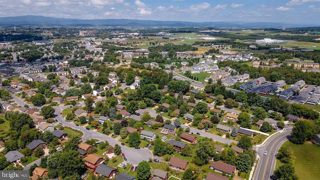 510 STONEFIELD CT, HARRISONBURG, Virginia 22802, 3 Bedrooms Bedrooms, ,2 BathroomsBathrooms,Residential,For sale,510 STONEFIELD CT,VAHC2000464 MLS # VAHC2000464