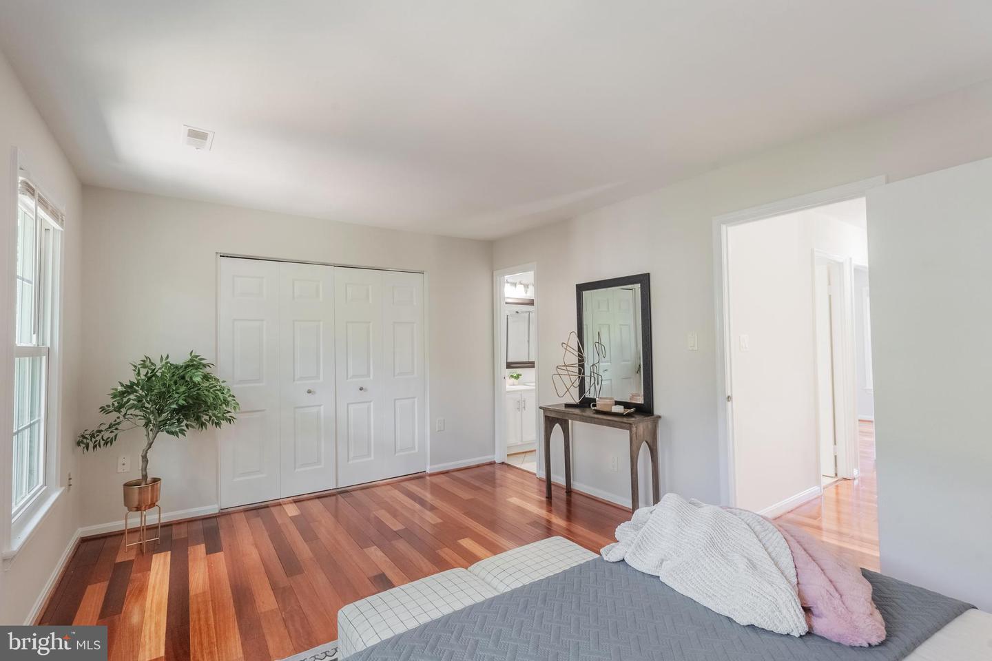 5415 NEW LONDON PARK DR, FAIRFAX, Virginia 22032, 3 Bedrooms Bedrooms, 12 Rooms Rooms,3 BathroomsBathrooms,Residential,For sale,5415 NEW LONDON PARK DR,VAFX2261390 MLS # VAFX2261390