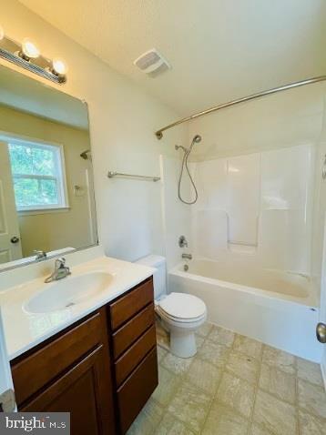 220 5TH ST, COLONIAL BEACH, Virginia 22443, 3 Bedrooms Bedrooms, ,2 BathroomsBathrooms,Residential,For sale,220 5TH ST,VAWE2009560 MLS # VAWE2009560