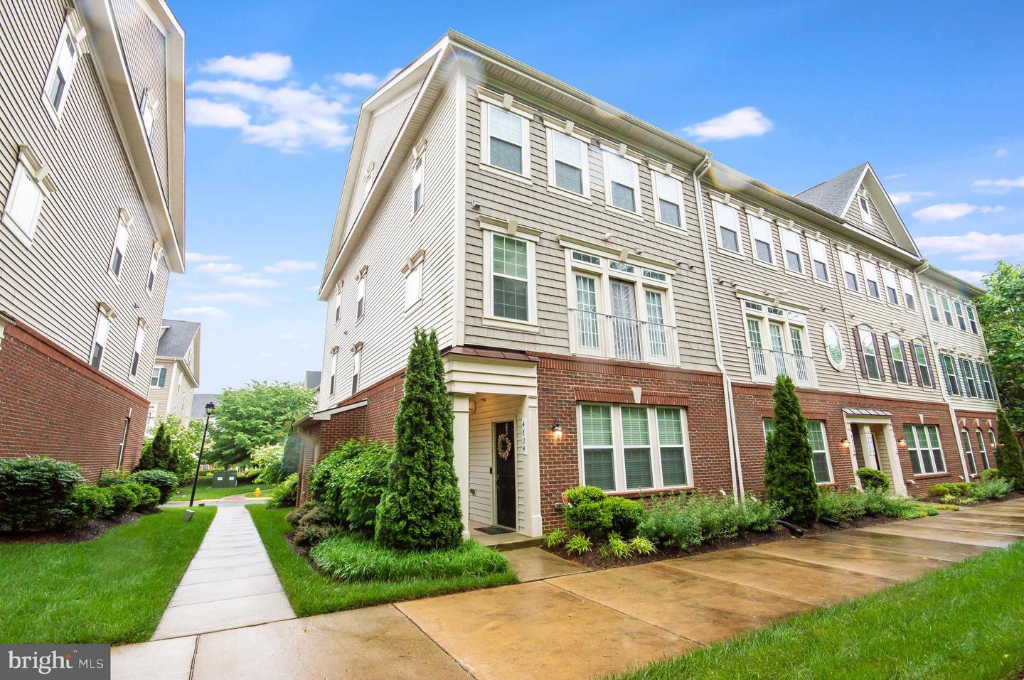 4722 DANE RIDGE CIR, WOODBRIDGE, Virginia 22193, 3 Bedrooms Bedrooms, ,3 BathroomsBathrooms,Residential,For sale,4722 DANE RIDGE CIR,VAPW2101552 MLS # VAPW2101552