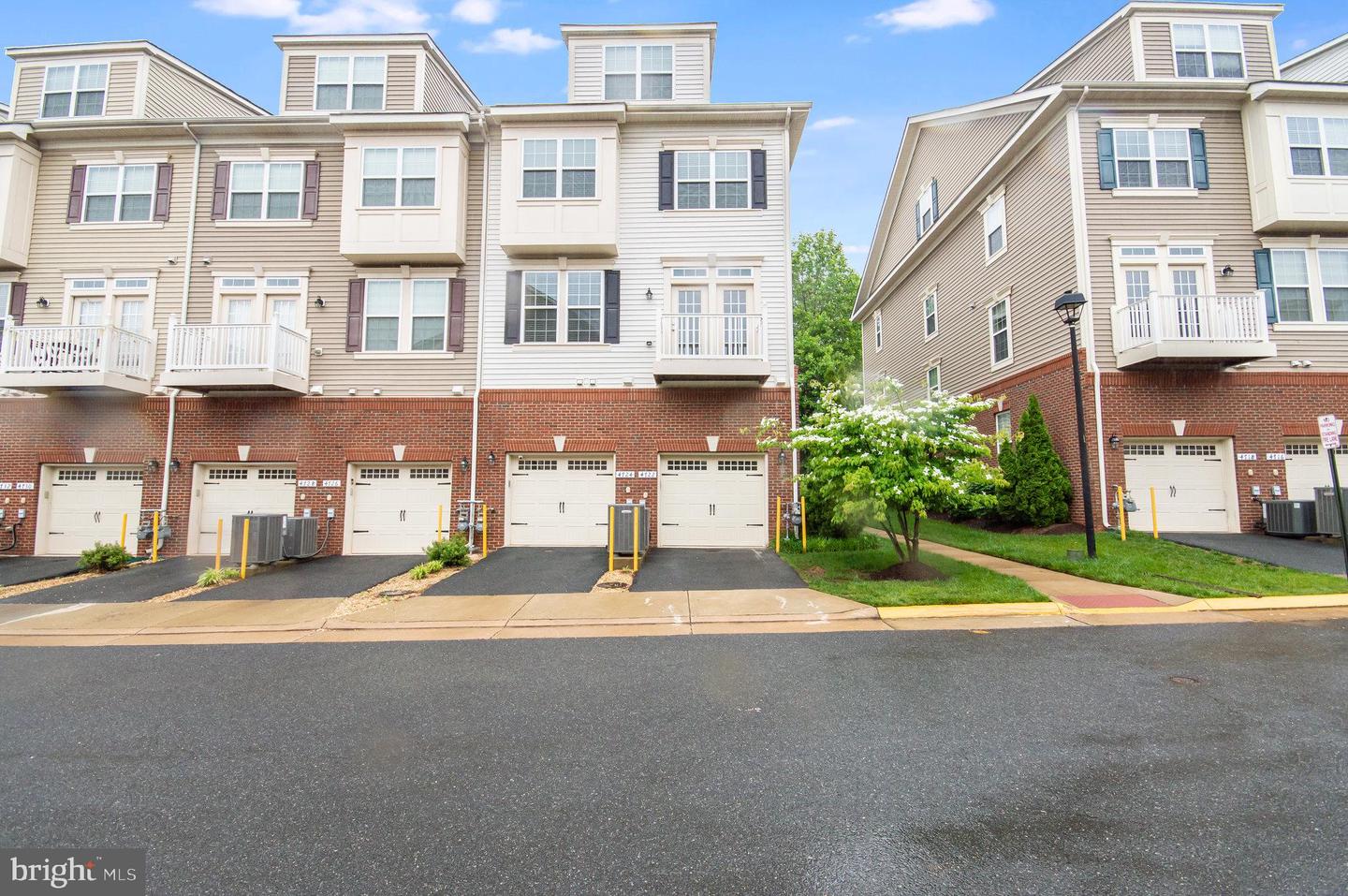 4722 DANE RIDGE CIR, WOODBRIDGE, Virginia 22193, 3 Bedrooms Bedrooms, ,3 BathroomsBathrooms,Residential,For sale,4722 DANE RIDGE CIR,VAPW2101552 MLS # VAPW2101552