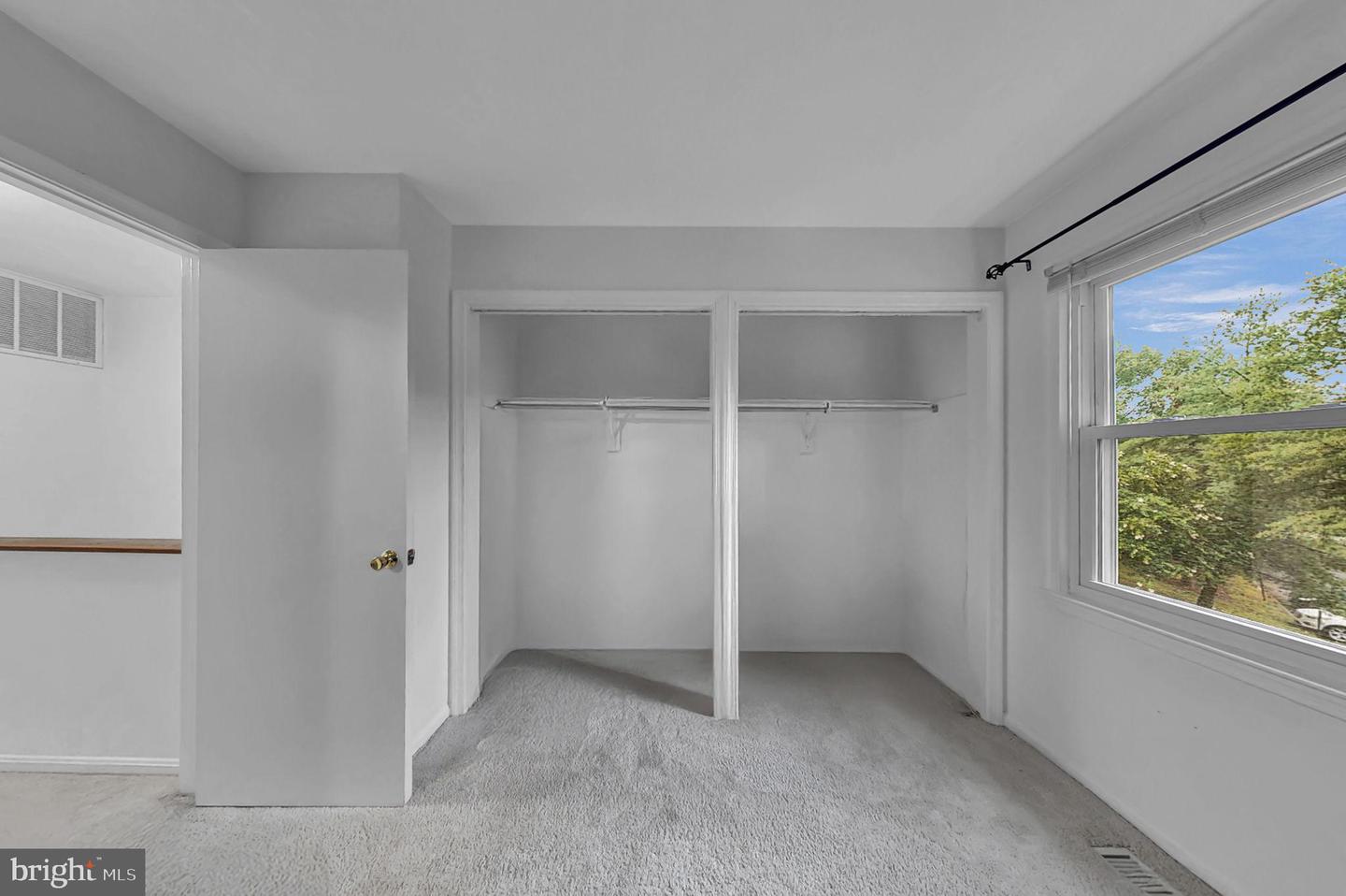 43 CARRIAGE HOUSE CIR, ALEXANDRIA, Virginia 22304, ,Residential,For sale,43 CARRIAGE HOUSE CIR,VAAX2048632 MLS # VAAX2048632