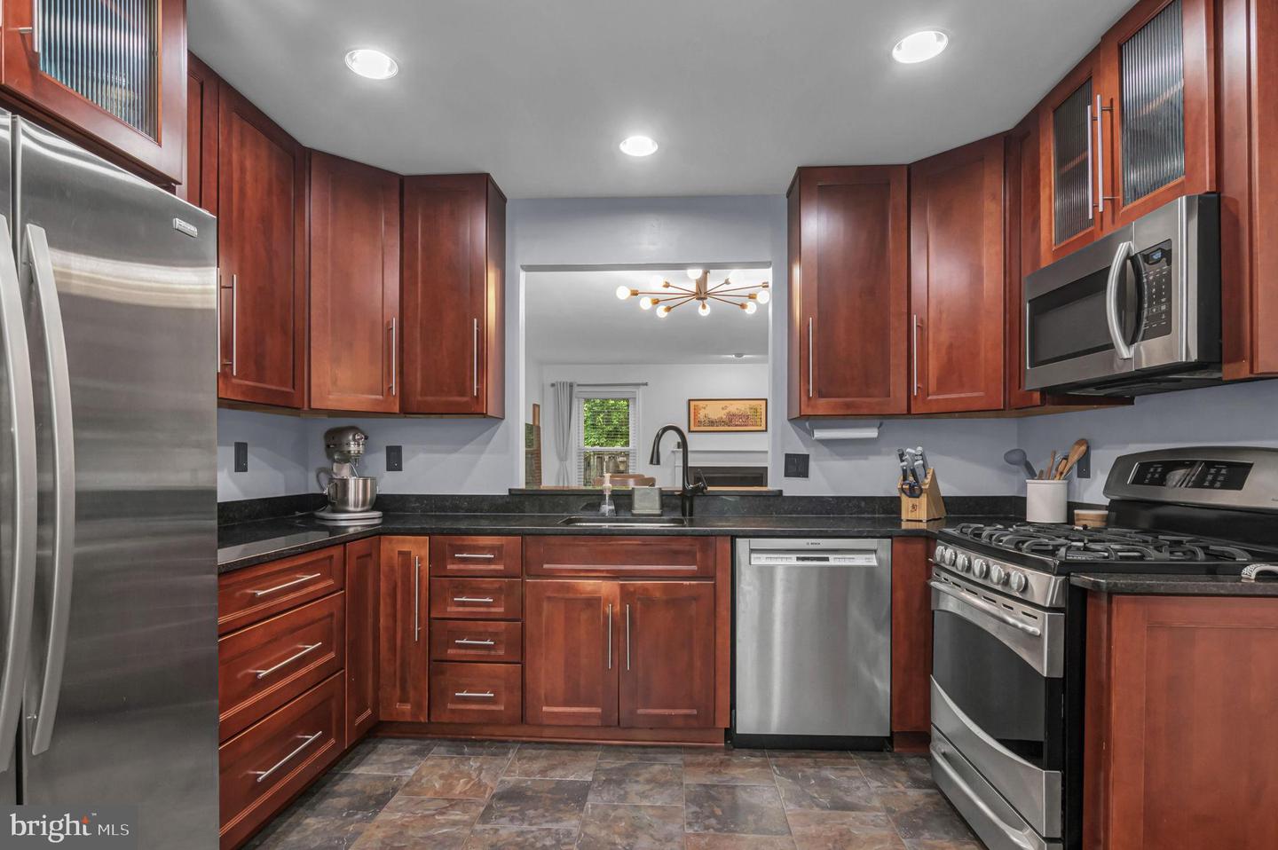 43 CARRIAGE HOUSE CIR, ALEXANDRIA, Virginia 22304, ,Residential,For sale,43 CARRIAGE HOUSE CIR,VAAX2048632 MLS # VAAX2048632