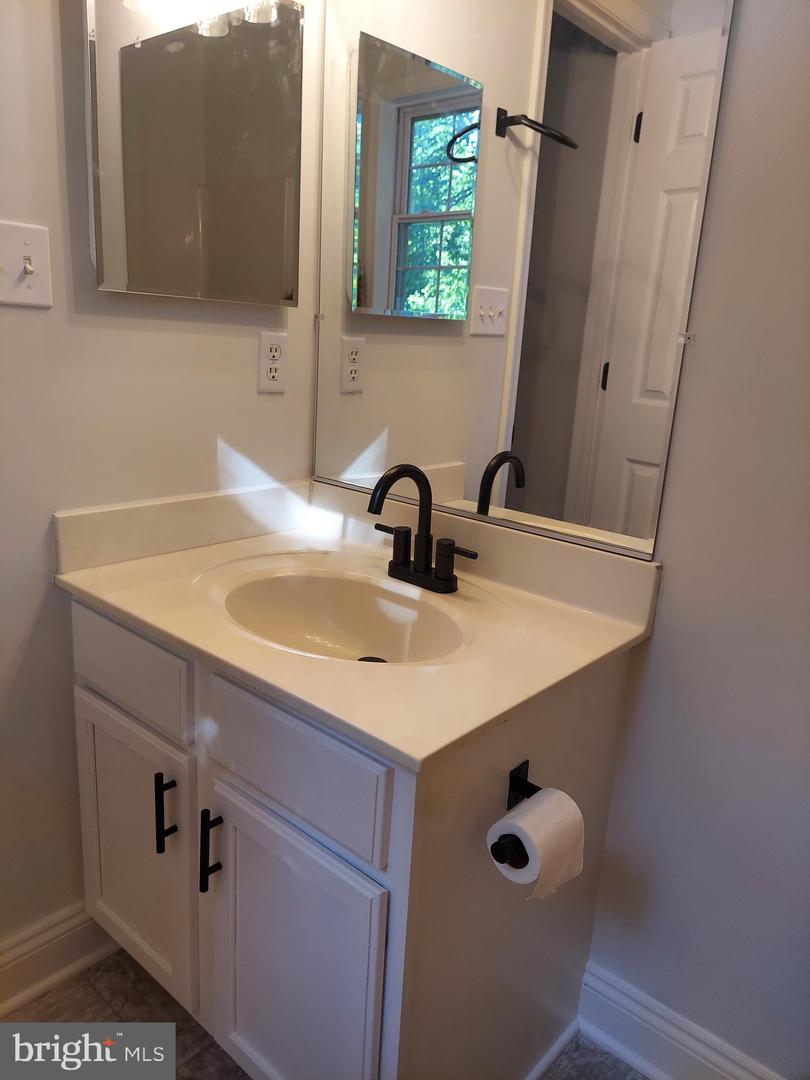 416 BLUEBIRD, WINCHESTER, Virginia 22602, 3 Bedrooms Bedrooms, ,2 BathroomsBathrooms,Residential,For sale,416 BLUEBIRD,VAFV2036110 MLS # VAFV2036110