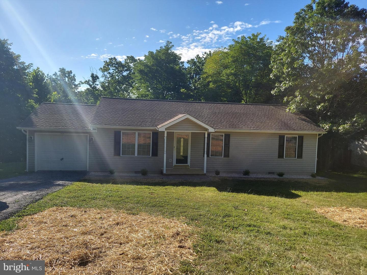 416 BLUEBIRD, WINCHESTER, Virginia 22602, 3 Bedrooms Bedrooms, ,2 BathroomsBathrooms,Residential,For sale,416 BLUEBIRD,VAFV2036110 MLS # VAFV2036110