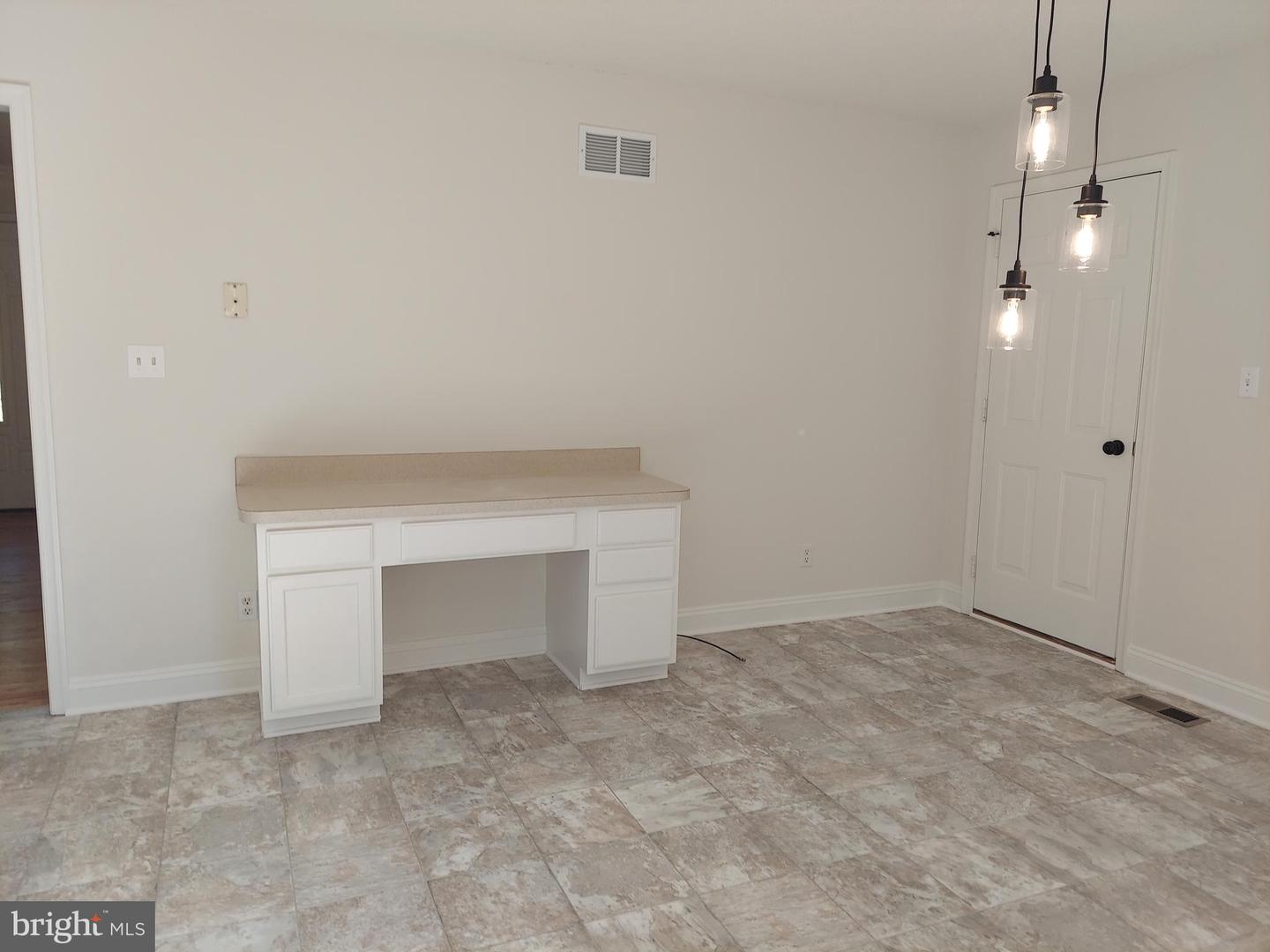 416 BLUEBIRD, WINCHESTER, Virginia 22602, 3 Bedrooms Bedrooms, ,2 BathroomsBathrooms,Residential,For sale,416 BLUEBIRD,VAFV2036110 MLS # VAFV2036110