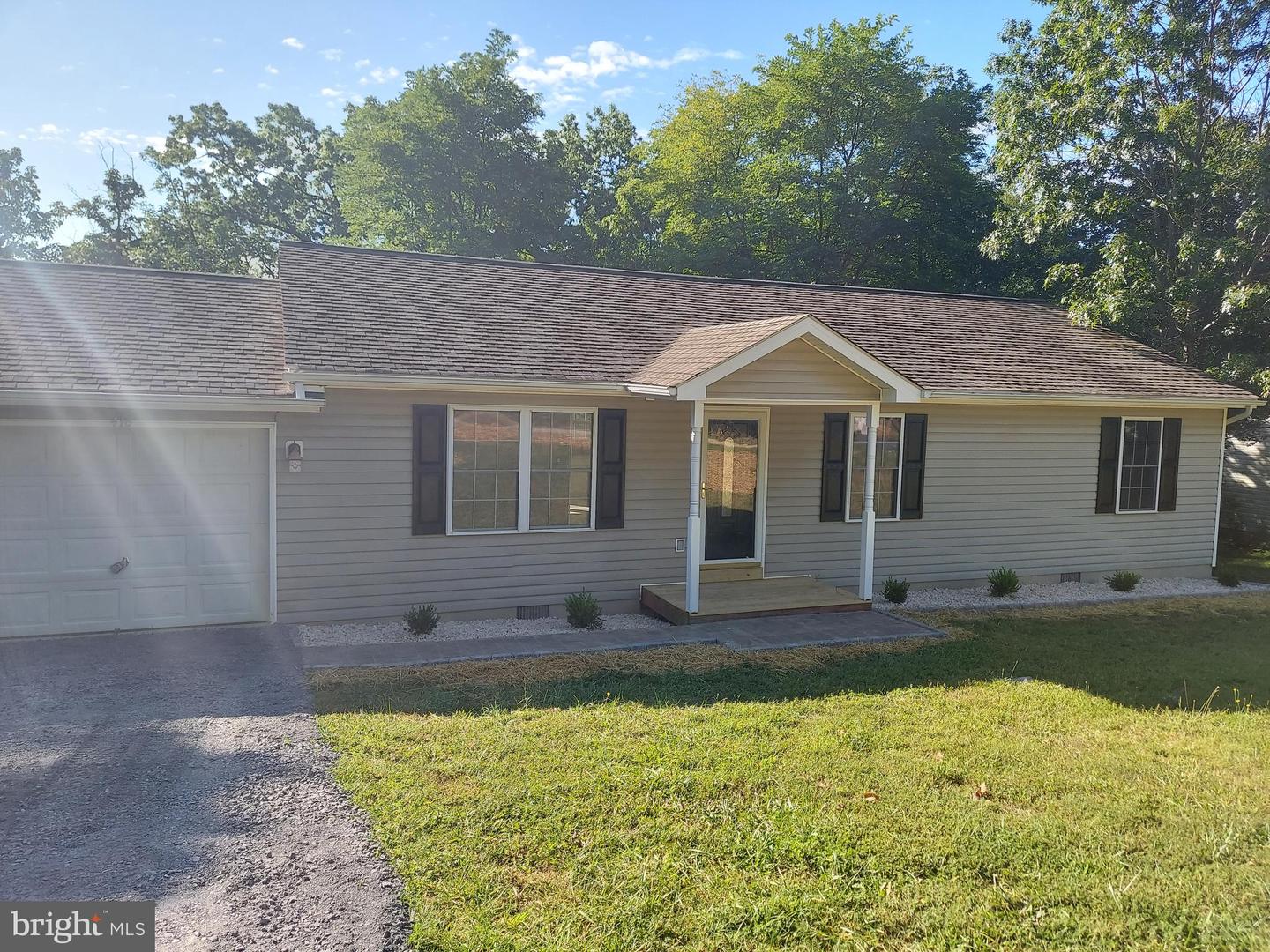 416 BLUEBIRD, WINCHESTER, Virginia 22602, 3 Bedrooms Bedrooms, ,2 BathroomsBathrooms,Residential,For sale,416 BLUEBIRD,VAFV2036110 MLS # VAFV2036110