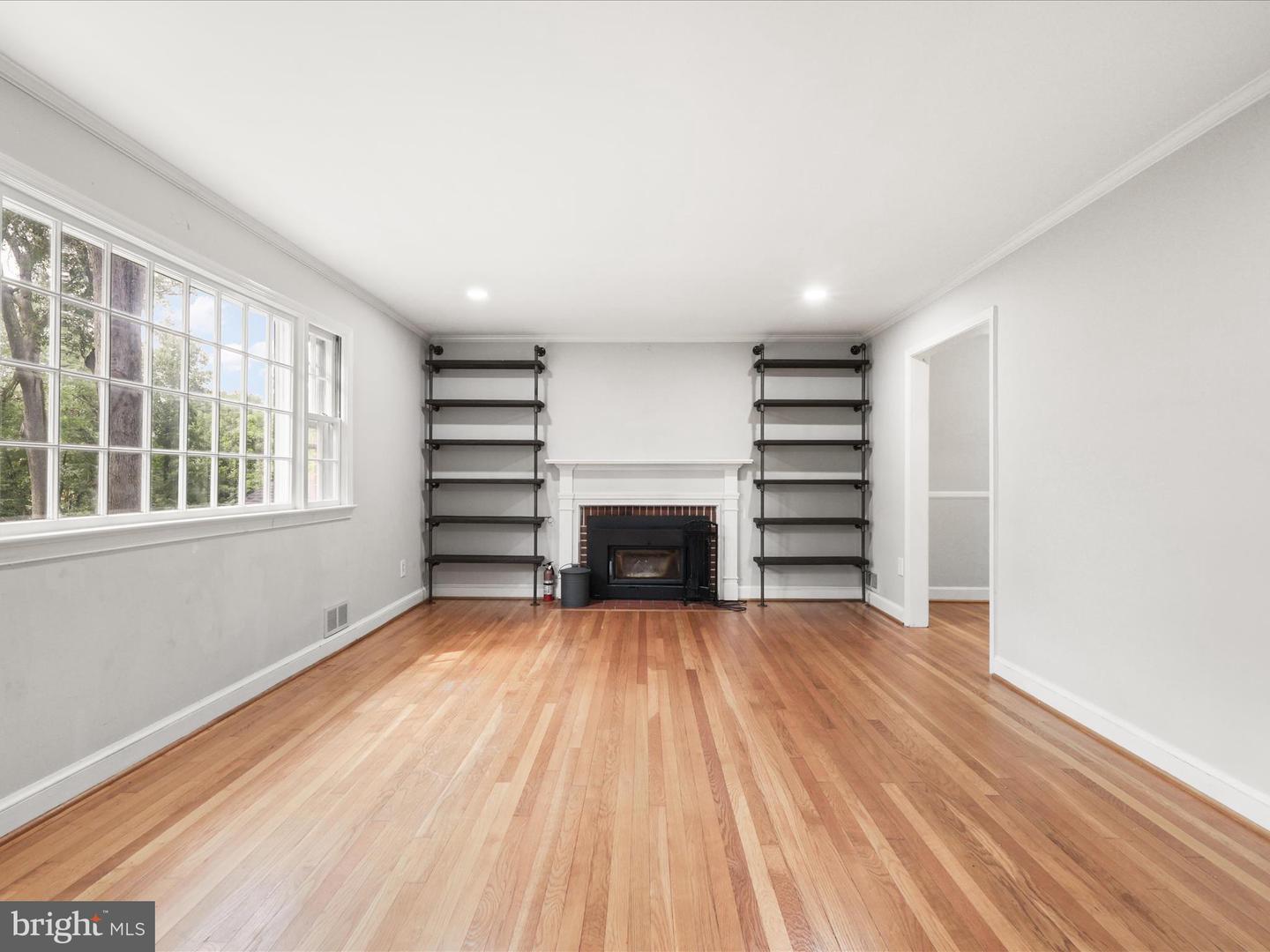 8600 MOUNT ZEPHYR DR, ALEXANDRIA, Virginia 22309, 4 Bedrooms Bedrooms, ,3 BathroomsBathrooms,Residential,For sale,8600 MOUNT ZEPHYR DR,VAFX2248166 MLS # VAFX2248166