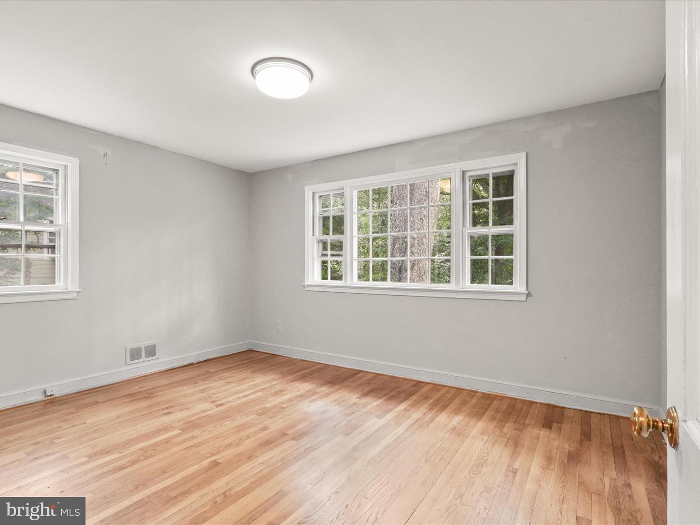 8600 MOUNT ZEPHYR DR, ALEXANDRIA, Virginia 22309, 4 Bedrooms Bedrooms, ,3 BathroomsBathrooms,Residential,For sale,8600 MOUNT ZEPHYR DR,VAFX2248166 MLS # VAFX2248166