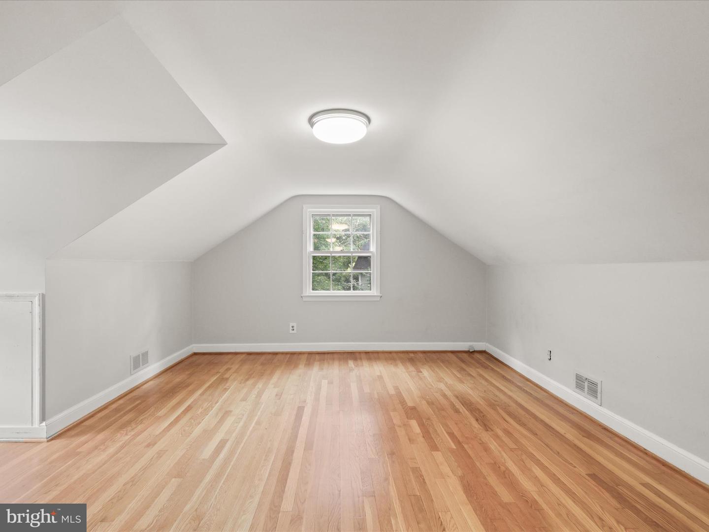 8600 MOUNT ZEPHYR DR, ALEXANDRIA, Virginia 22309, 4 Bedrooms Bedrooms, ,3 BathroomsBathrooms,Residential,For sale,8600 MOUNT ZEPHYR DR,VAFX2248166 MLS # VAFX2248166