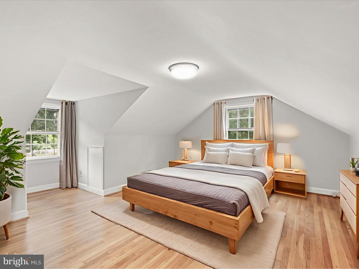 8600 MOUNT ZEPHYR DR, ALEXANDRIA, Virginia 22309, 4 Bedrooms Bedrooms, ,3 BathroomsBathrooms,Residential,For sale,8600 MOUNT ZEPHYR DR,VAFX2248166 MLS # VAFX2248166