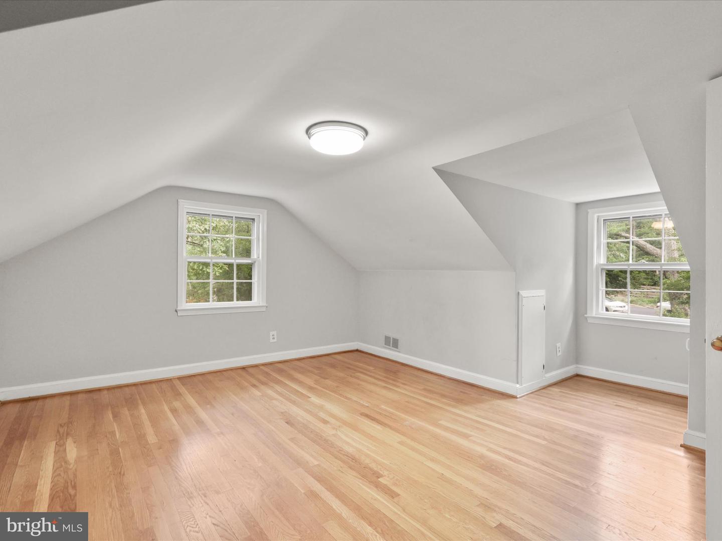 8600 MOUNT ZEPHYR DR, ALEXANDRIA, Virginia 22309, 4 Bedrooms Bedrooms, ,3 BathroomsBathrooms,Residential,For sale,8600 MOUNT ZEPHYR DR,VAFX2248166 MLS # VAFX2248166