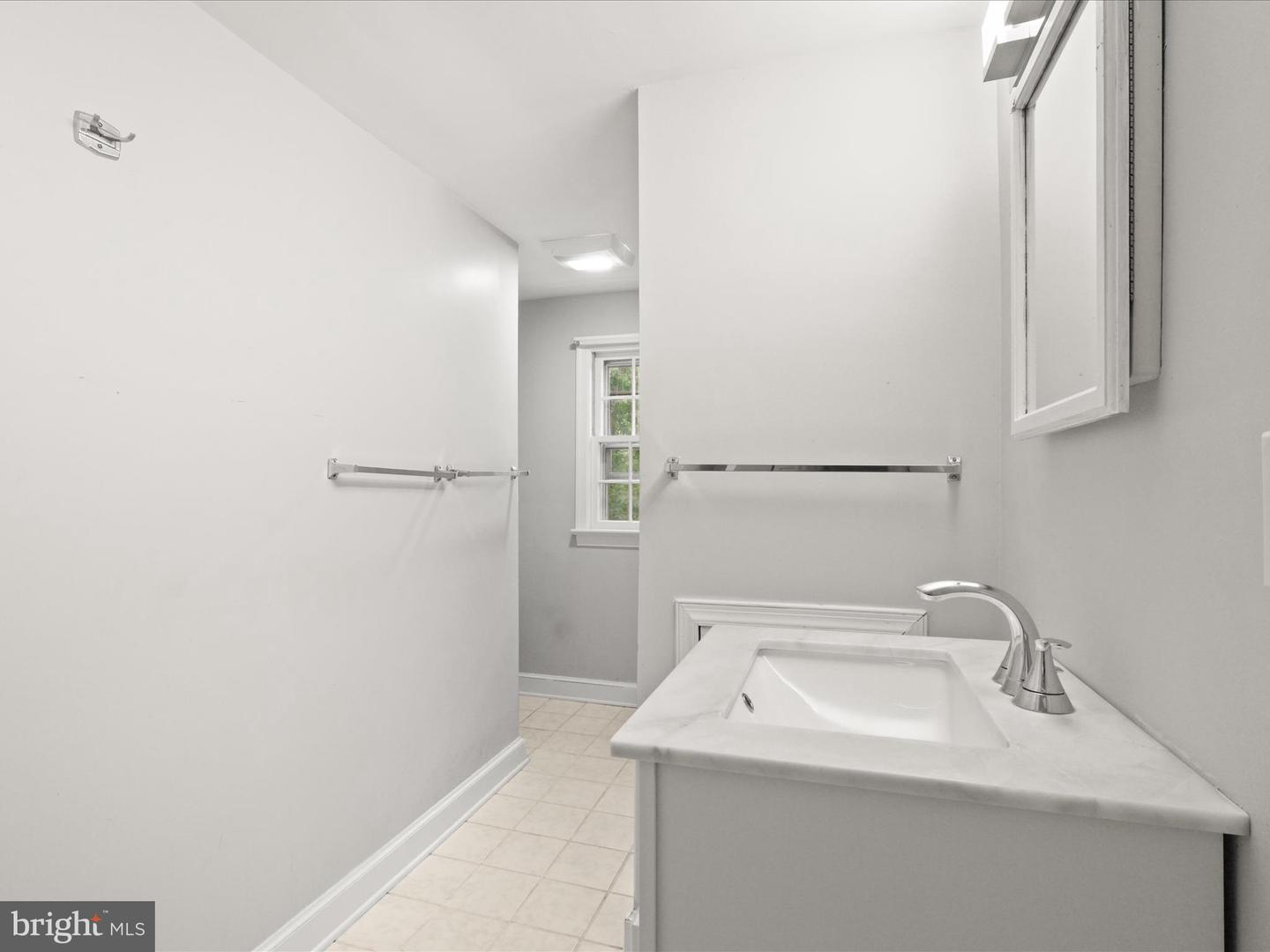 8600 MOUNT ZEPHYR DR, ALEXANDRIA, Virginia 22309, 4 Bedrooms Bedrooms, ,3 BathroomsBathrooms,Residential,For sale,8600 MOUNT ZEPHYR DR,VAFX2248166 MLS # VAFX2248166