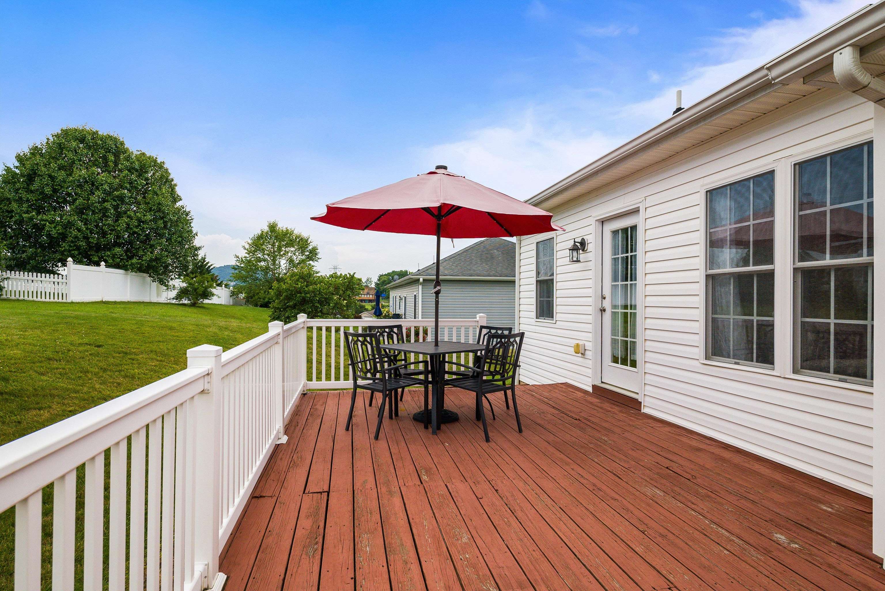 902 WATERTON ST, STAUNTON, Virginia 24401, 3 Bedrooms Bedrooms, ,2 BathroomsBathrooms,Residential,902 WATERTON ST,666204 MLS # 666204