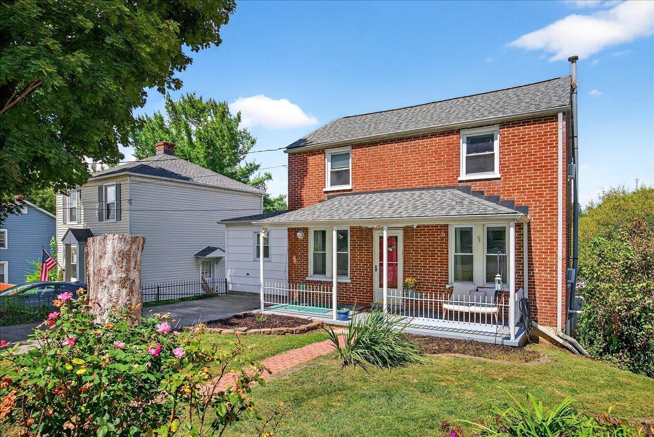 969 KINZLEY CT, STAUNTON, Virginia 24401, 3 Bedrooms Bedrooms, ,1 BathroomBathrooms,Residential,969 KINZLEY CT,667877 MLS # 667877