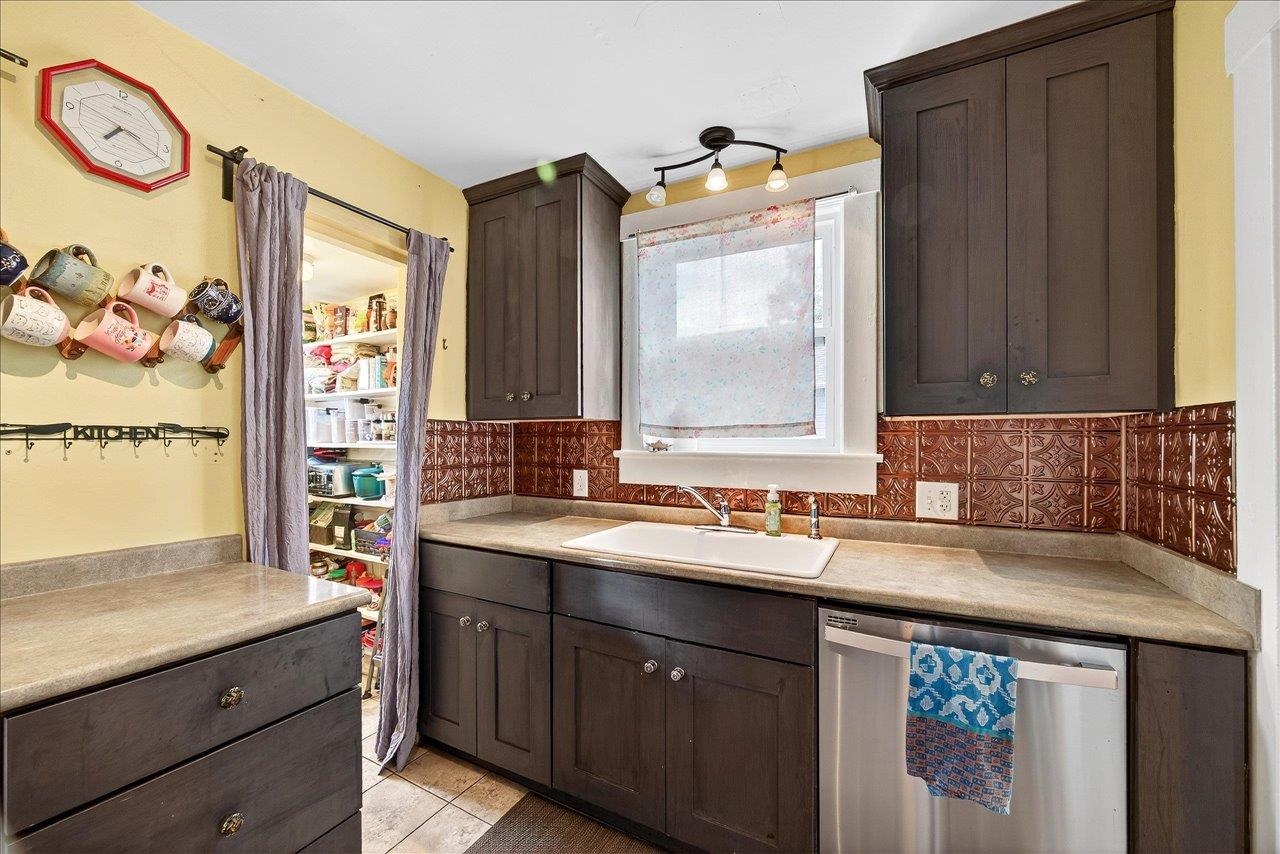 969 KINZLEY CT, STAUNTON, Virginia 24401, 3 Bedrooms Bedrooms, ,1 BathroomBathrooms,Residential,969 KINZLEY CT,667877 MLS # 667877
