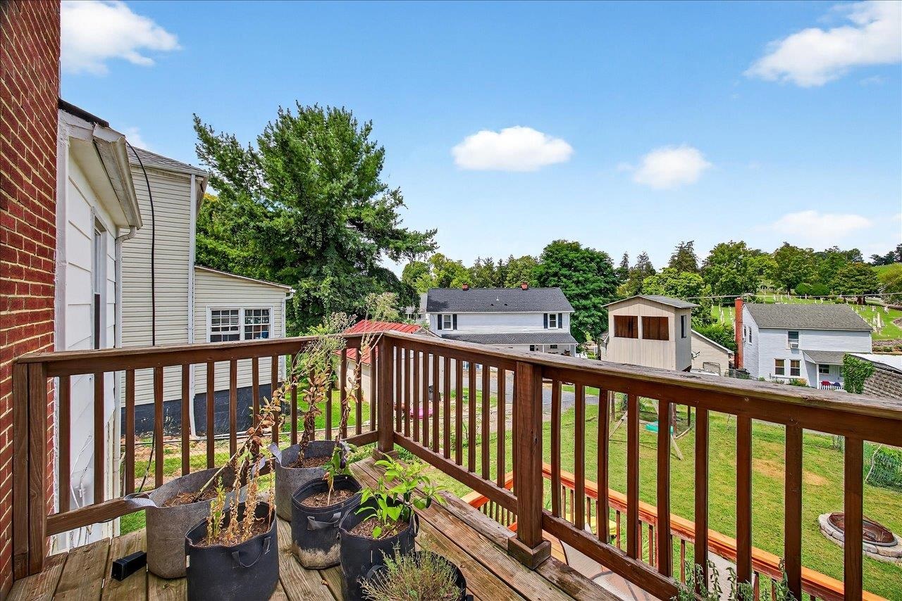 969 KINZLEY CT, STAUNTON, Virginia 24401, 3 Bedrooms Bedrooms, ,1 BathroomBathrooms,Residential,969 KINZLEY CT,667877 MLS # 667877