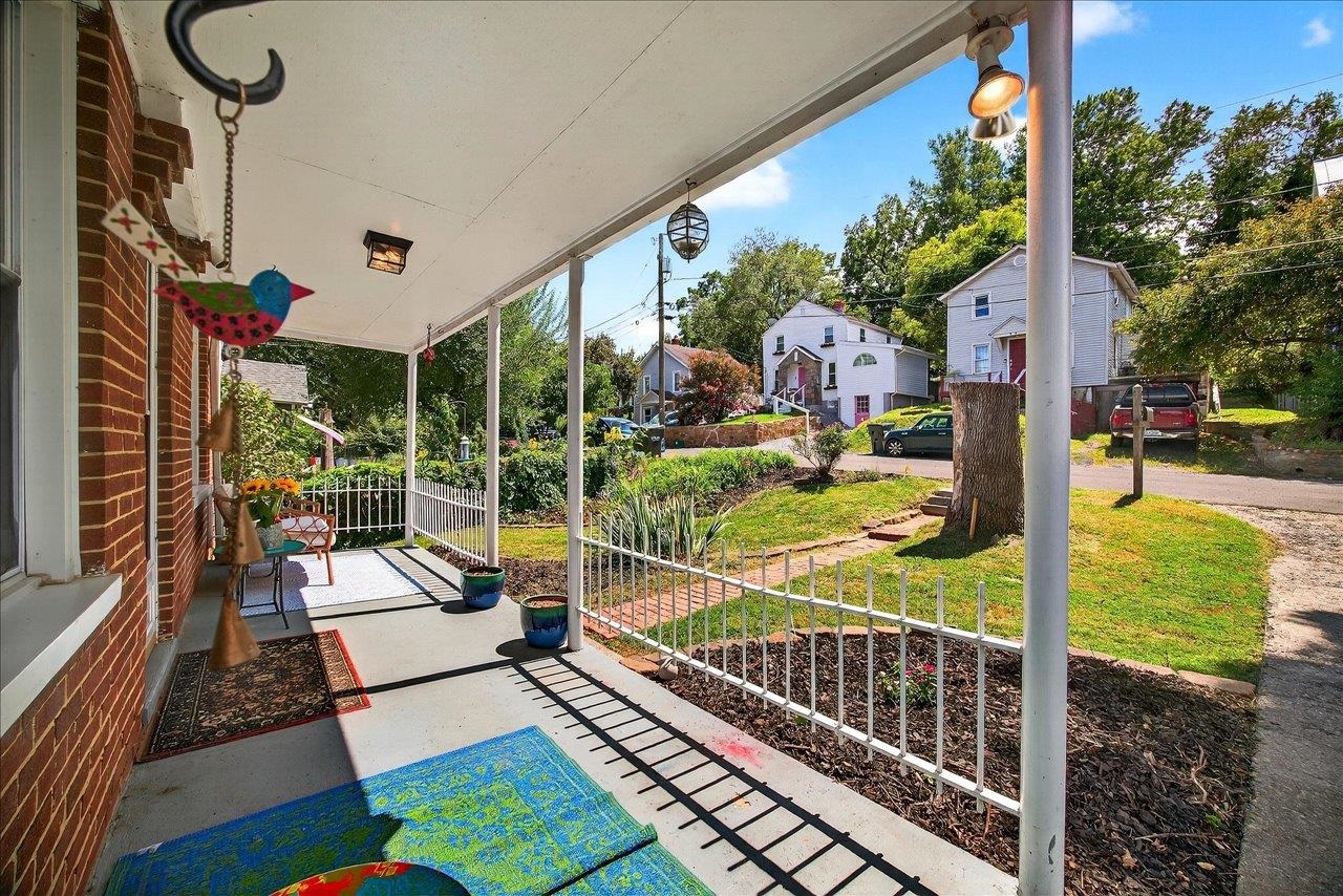 969 KINZLEY CT, STAUNTON, Virginia 24401, 3 Bedrooms Bedrooms, ,1 BathroomBathrooms,Residential,969 KINZLEY CT,667877 MLS # 667877