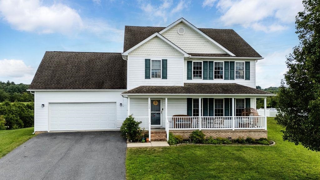 124 WEXFORD ST, STAUNTON, Virginia 24401, 3 Bedrooms Bedrooms, ,2 BathroomsBathrooms,Residential,124 WEXFORD ST,667879 MLS # 667879