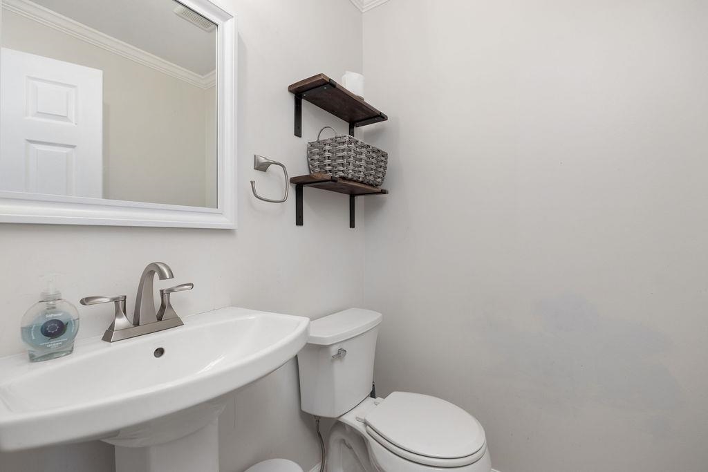 124 WEXFORD ST, STAUNTON, Virginia 24401, 3 Bedrooms Bedrooms, ,2 BathroomsBathrooms,Residential,124 WEXFORD ST,667879 MLS # 667879