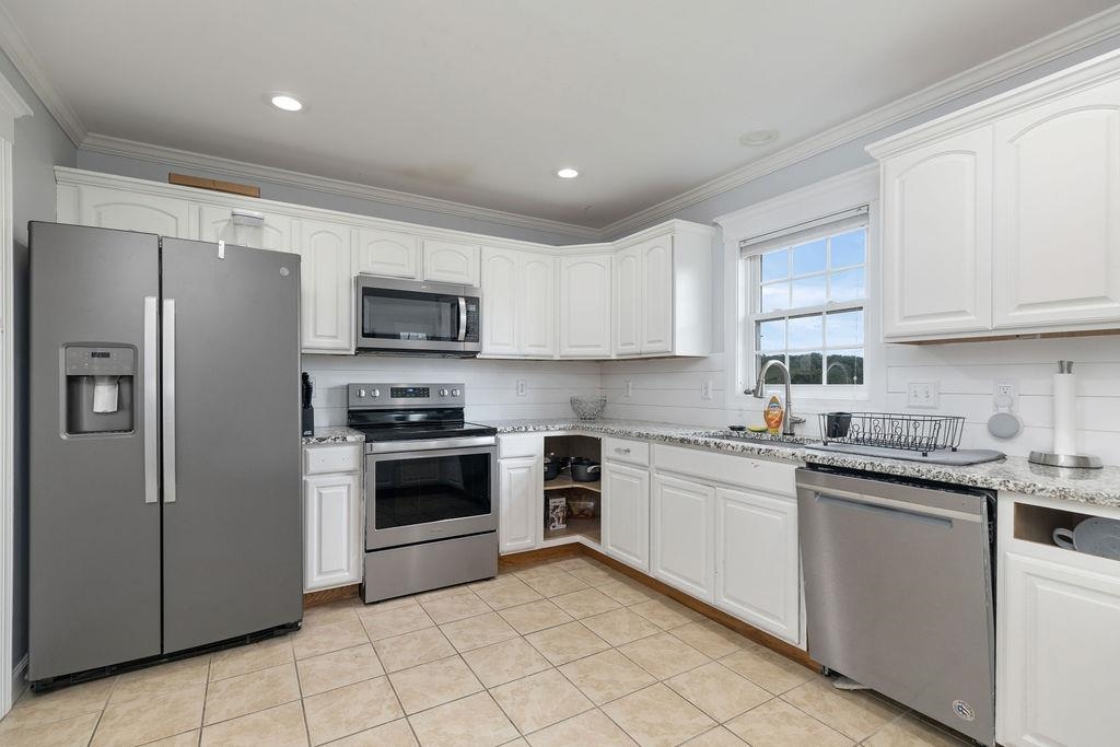 124 WEXFORD ST, STAUNTON, Virginia 24401, 3 Bedrooms Bedrooms, ,2 BathroomsBathrooms,Residential,124 WEXFORD ST,667879 MLS # 667879